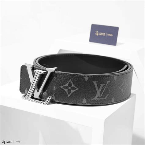 Louis Vuitton Diamond Belt .